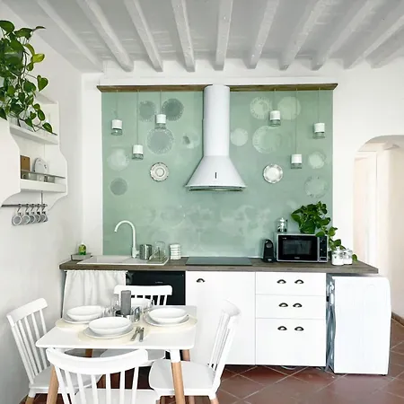 Giardiniera Apartment *